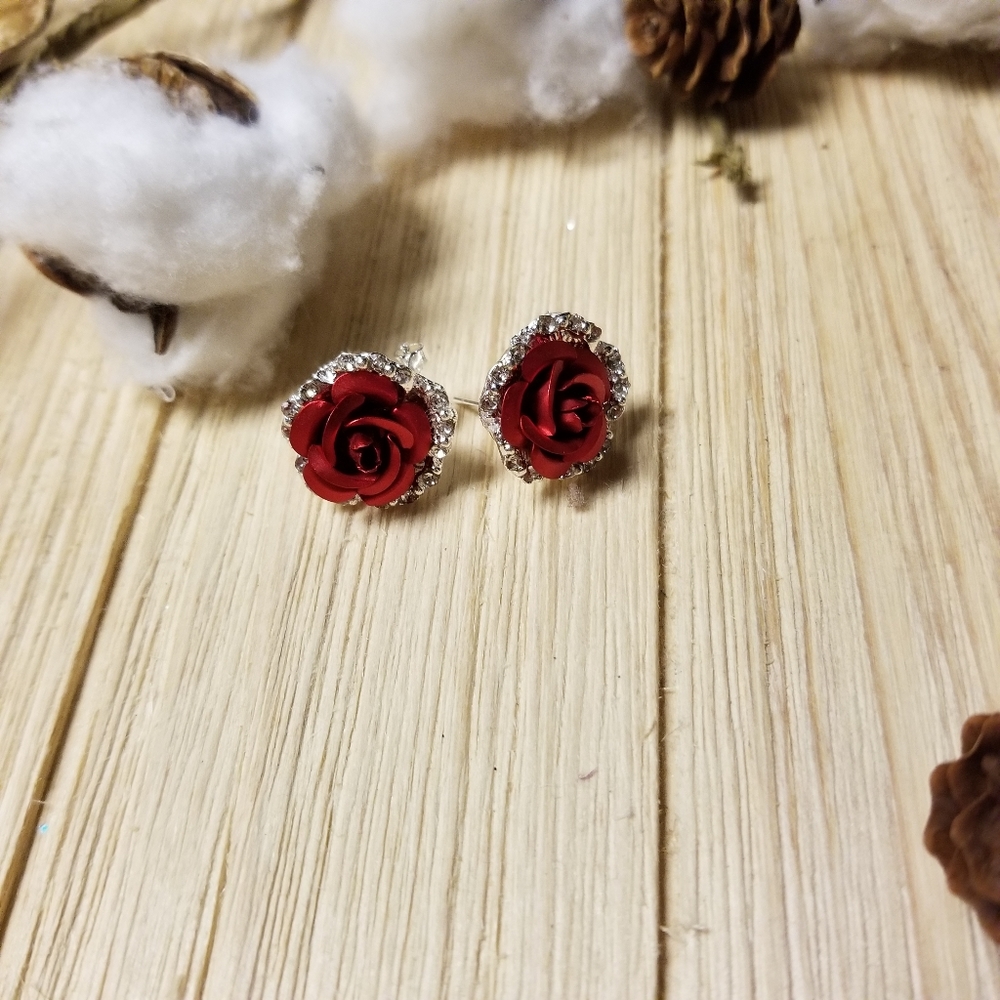 🌹🌹HOST PICK🌹🌹BREATHTAKING!!  Red Rose earrings in SILVER 🌹🌹 - Picture 5 of 16